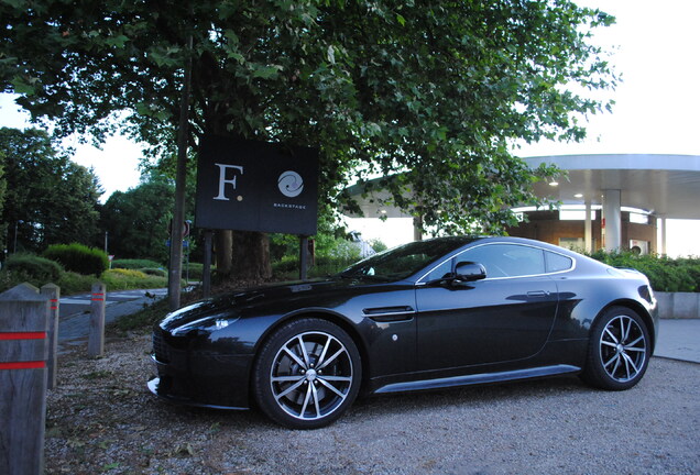 Aston Martin V8 Vantage S