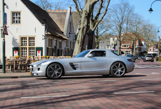 Mercedes-Benz SLS AMG