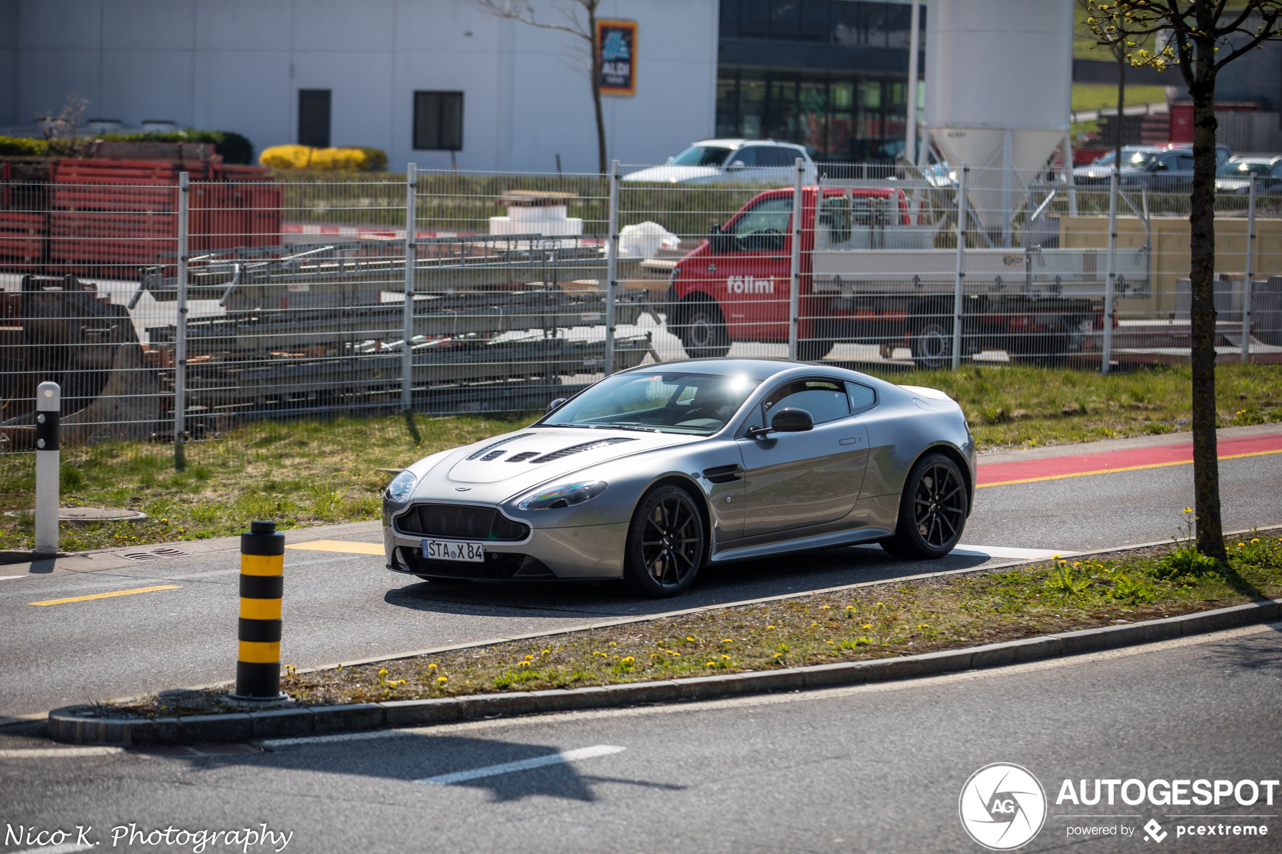 Aston Martin V12 Vantage S