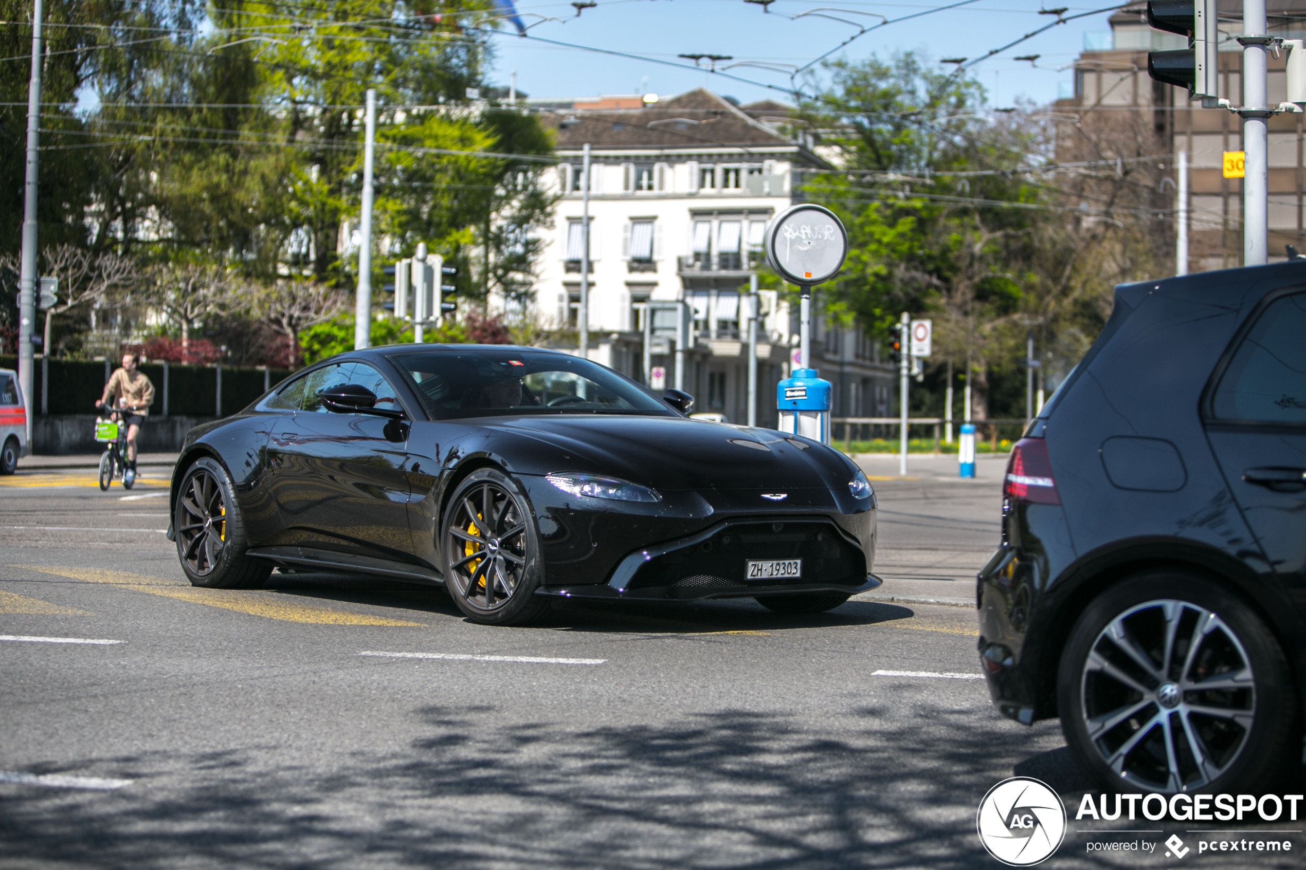 Aston Martin V8 Vantage 2018