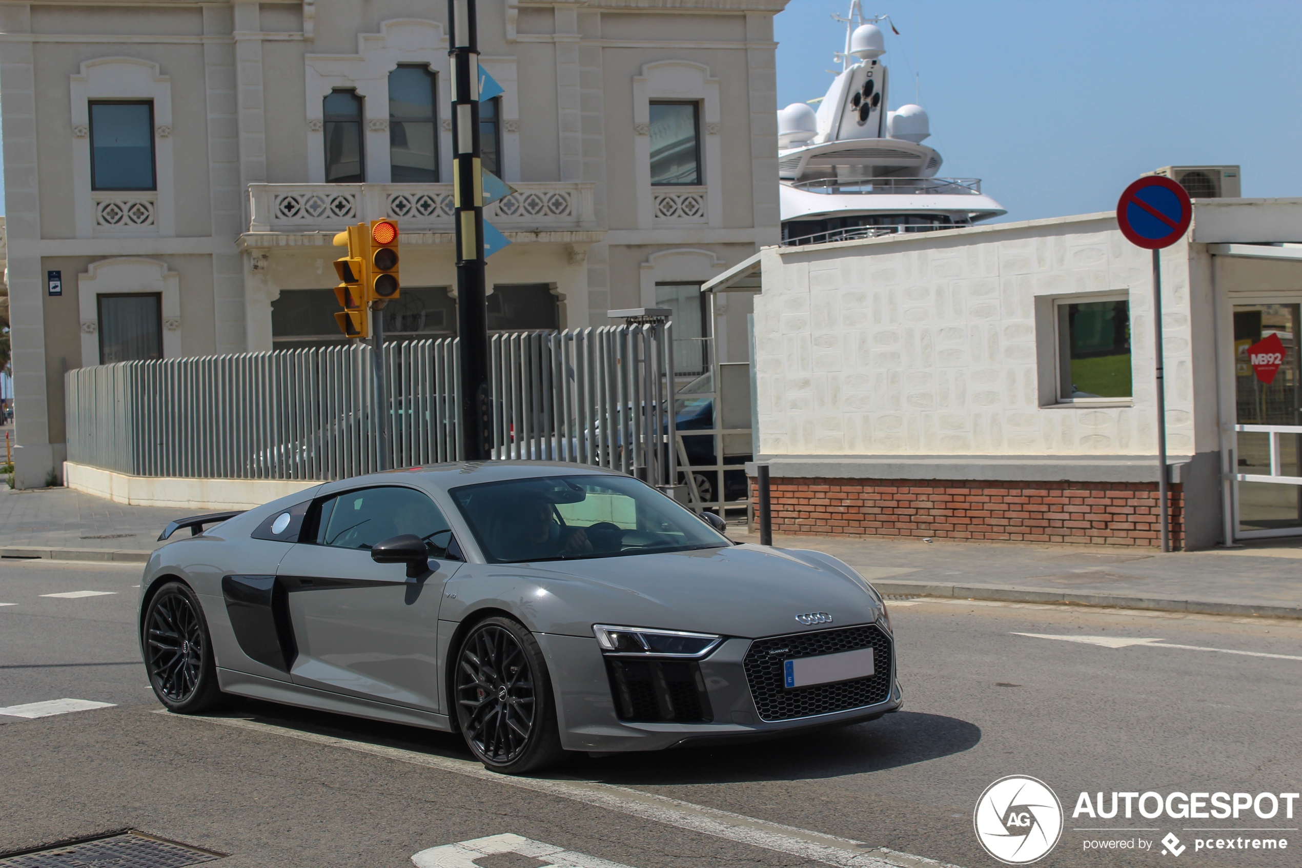 Audi R8 V10 Plus 2015