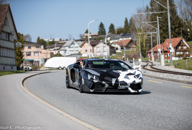 Lamborghini Aventador LP700-4