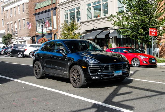 Porsche 95B Macan GTS