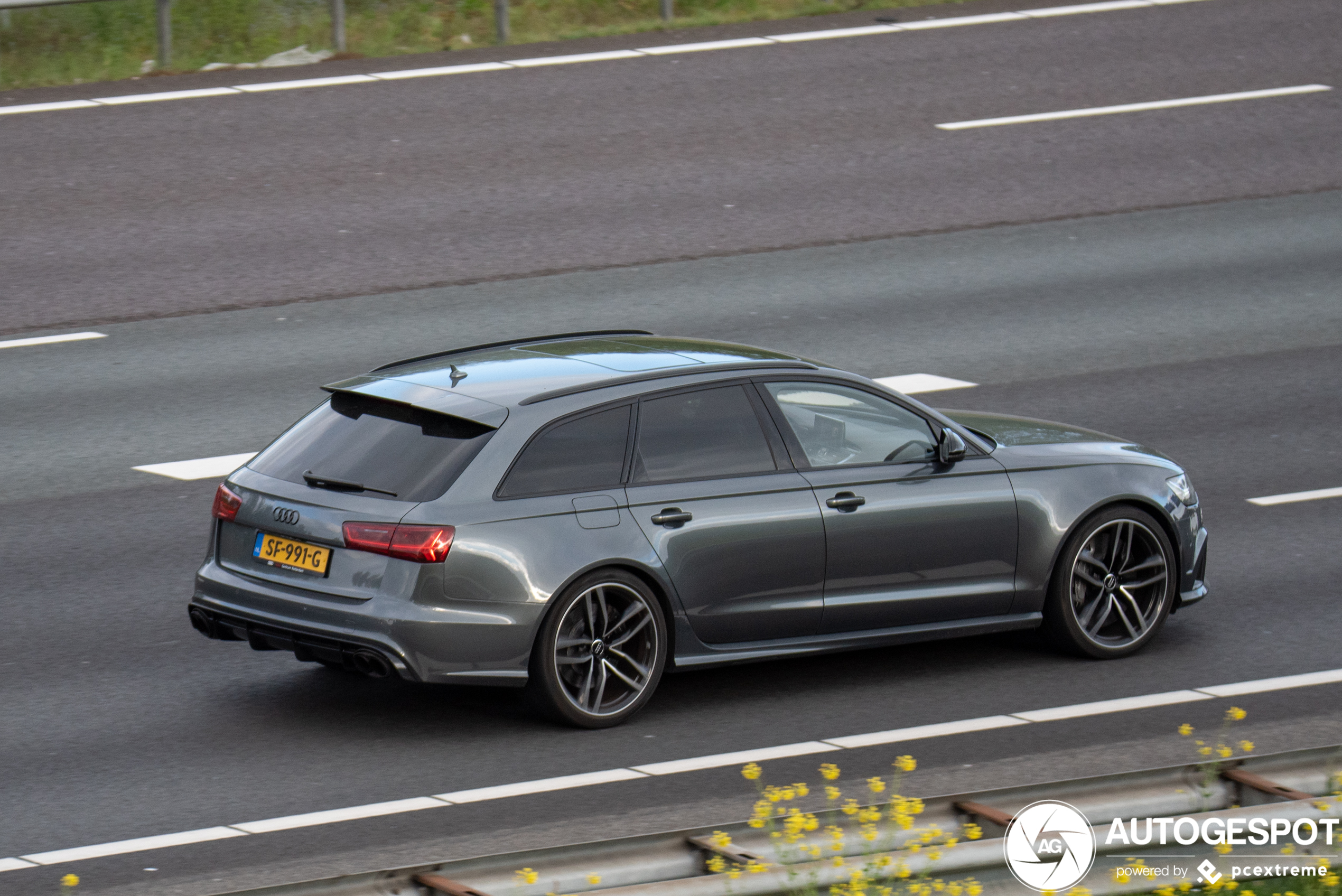 Audi RS6 Avant C7 2015