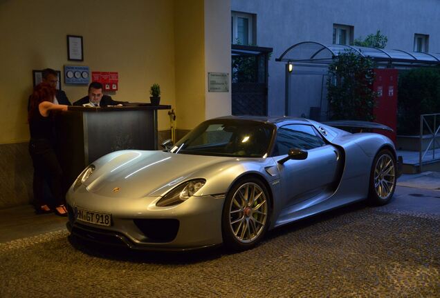 Porsche 918 Spyder Weissach Package