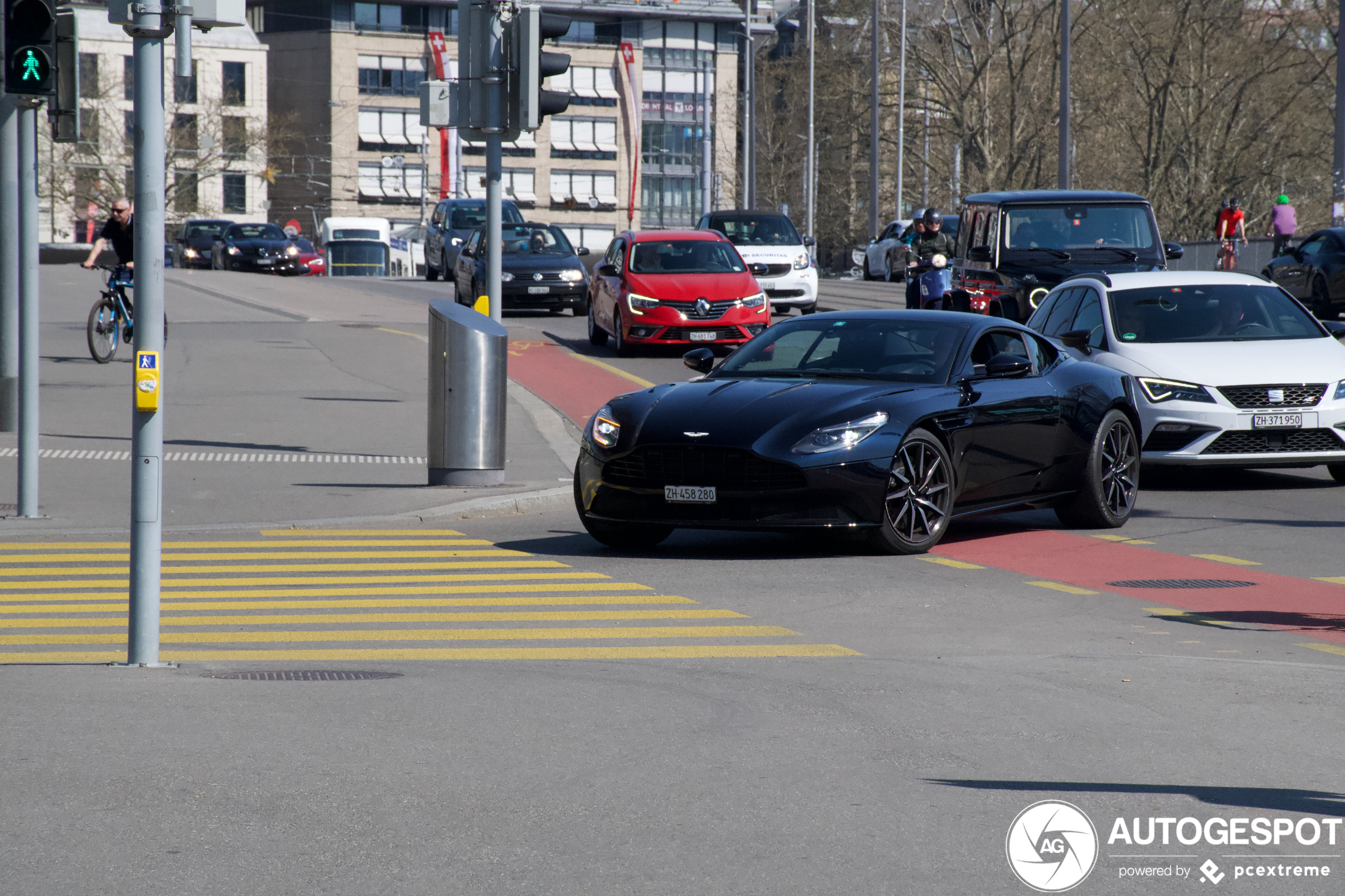 Aston Martin DB11