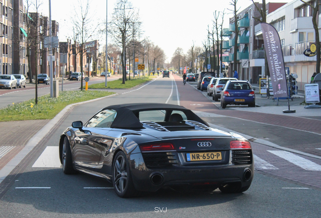 Audi R8 V10 Spyder 2013