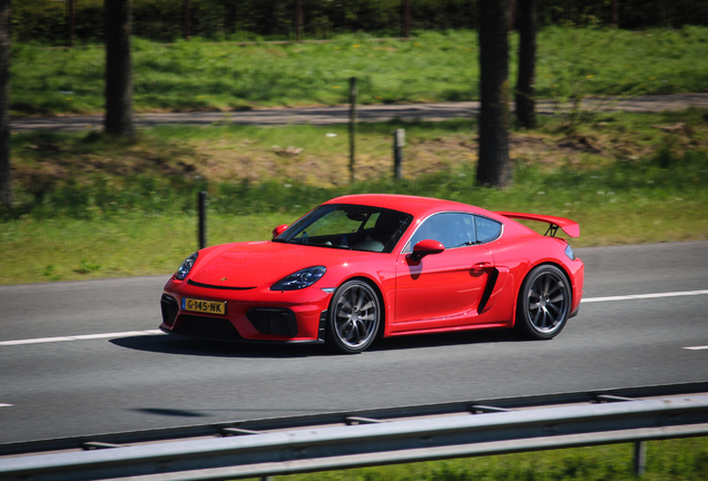 Porsche 718 Cayman GT4