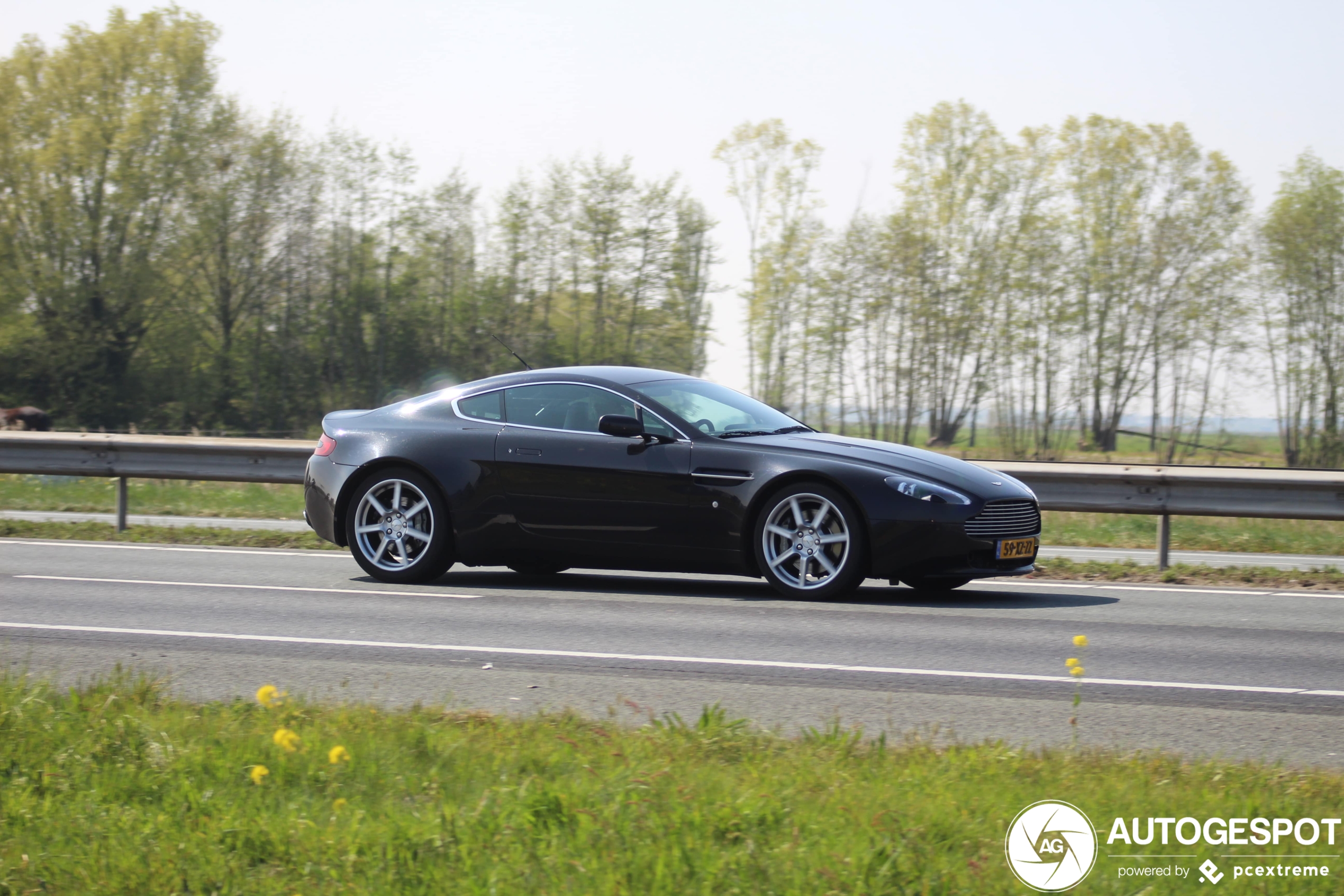 Aston Martin V8 Vantage