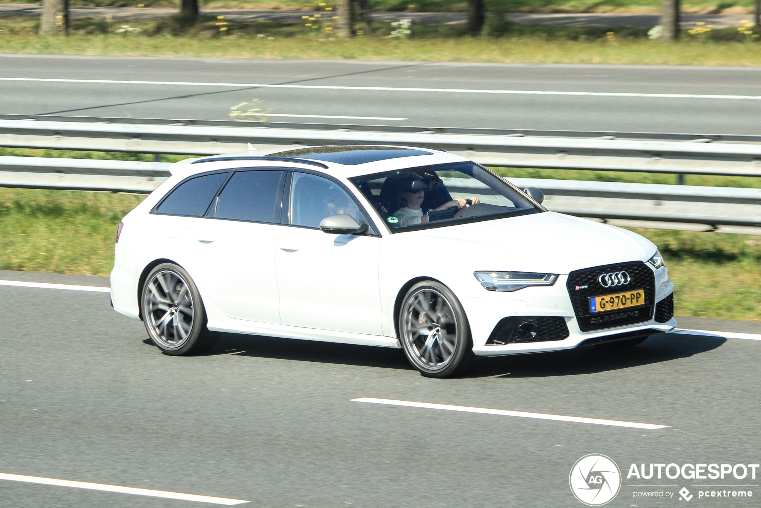 Audi RS6 Avant C7 2015