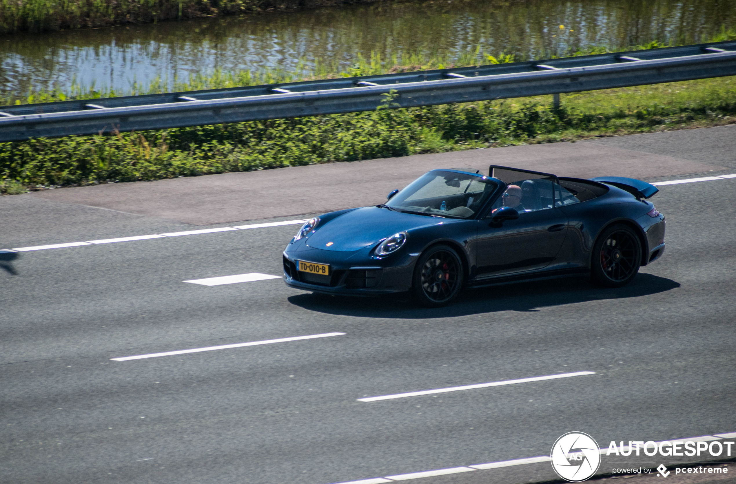 Porsche 991 Carrera 4 GTS Cabriolet MkII