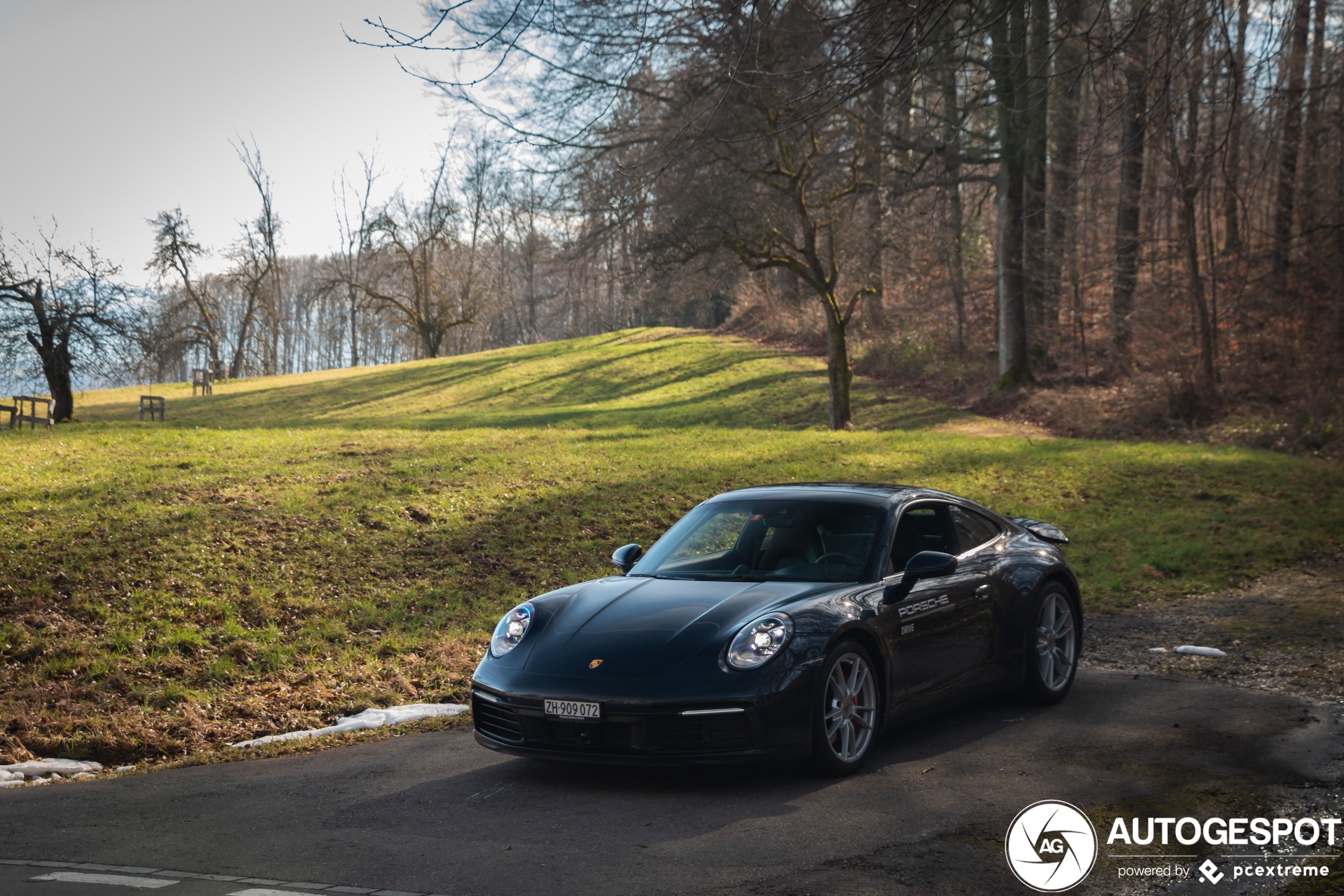 Porsche 992 Carrera 4S