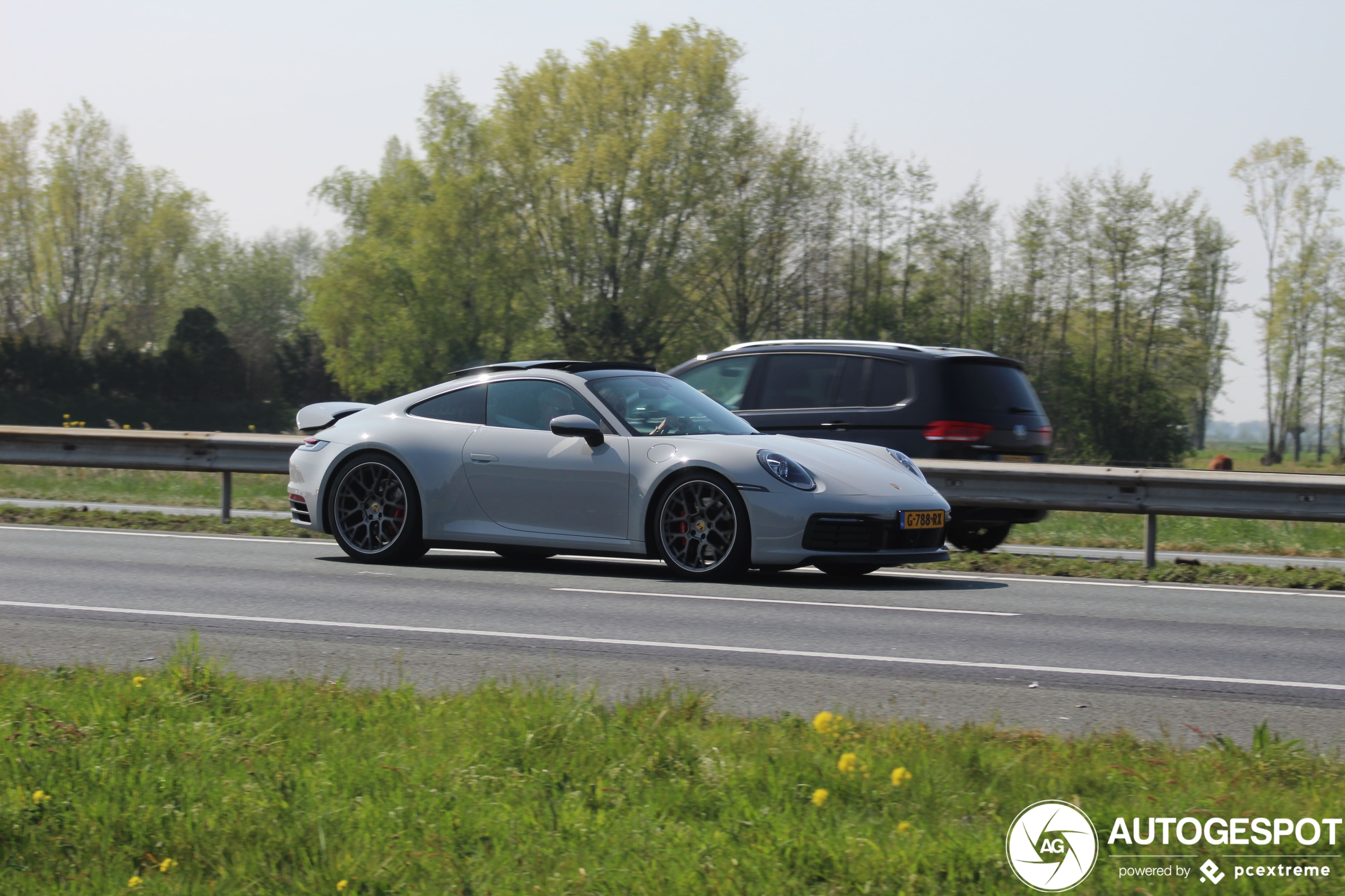 Porsche 992 Carrera 4S