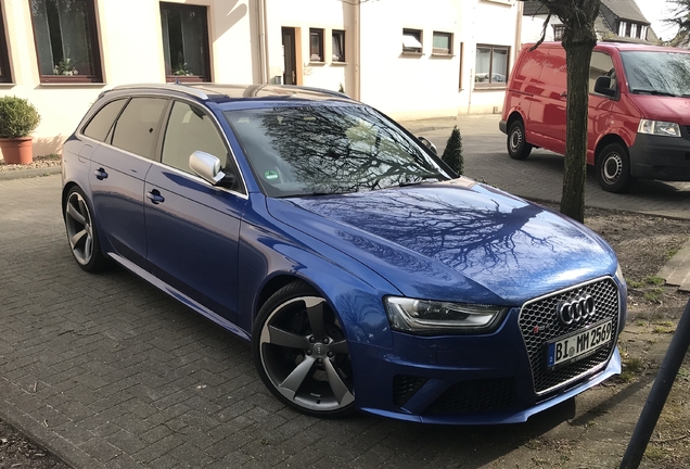 Audi RS4 Avant B8