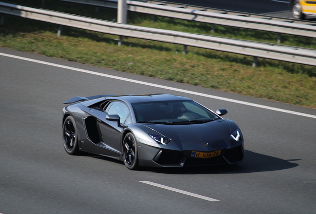 Lamborghini Aventador LP700-4