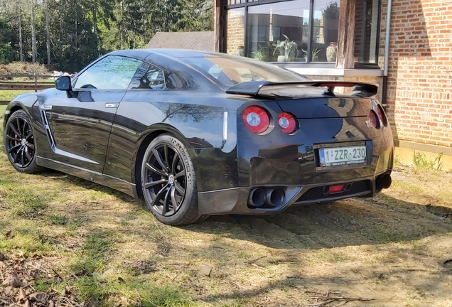 Nissan GT-R