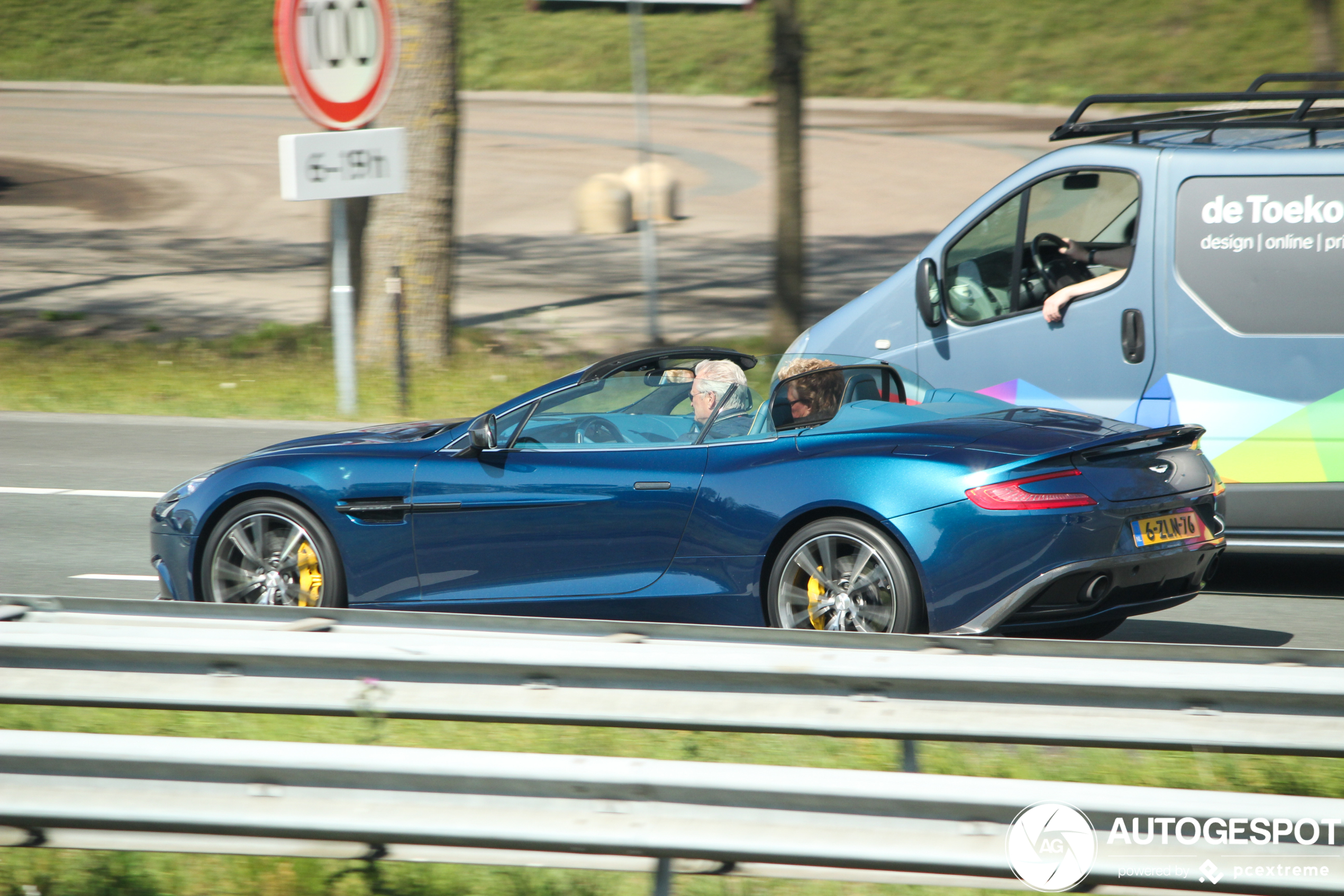 Aston Martin Vanquish Volante