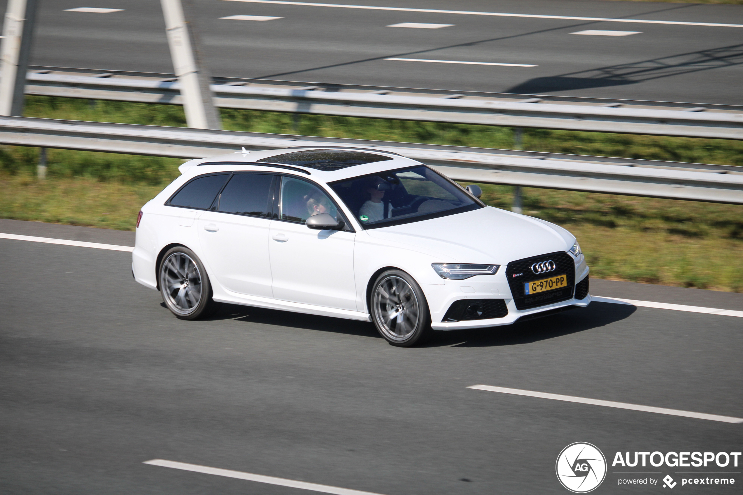 Audi RS6 Avant C7 2015