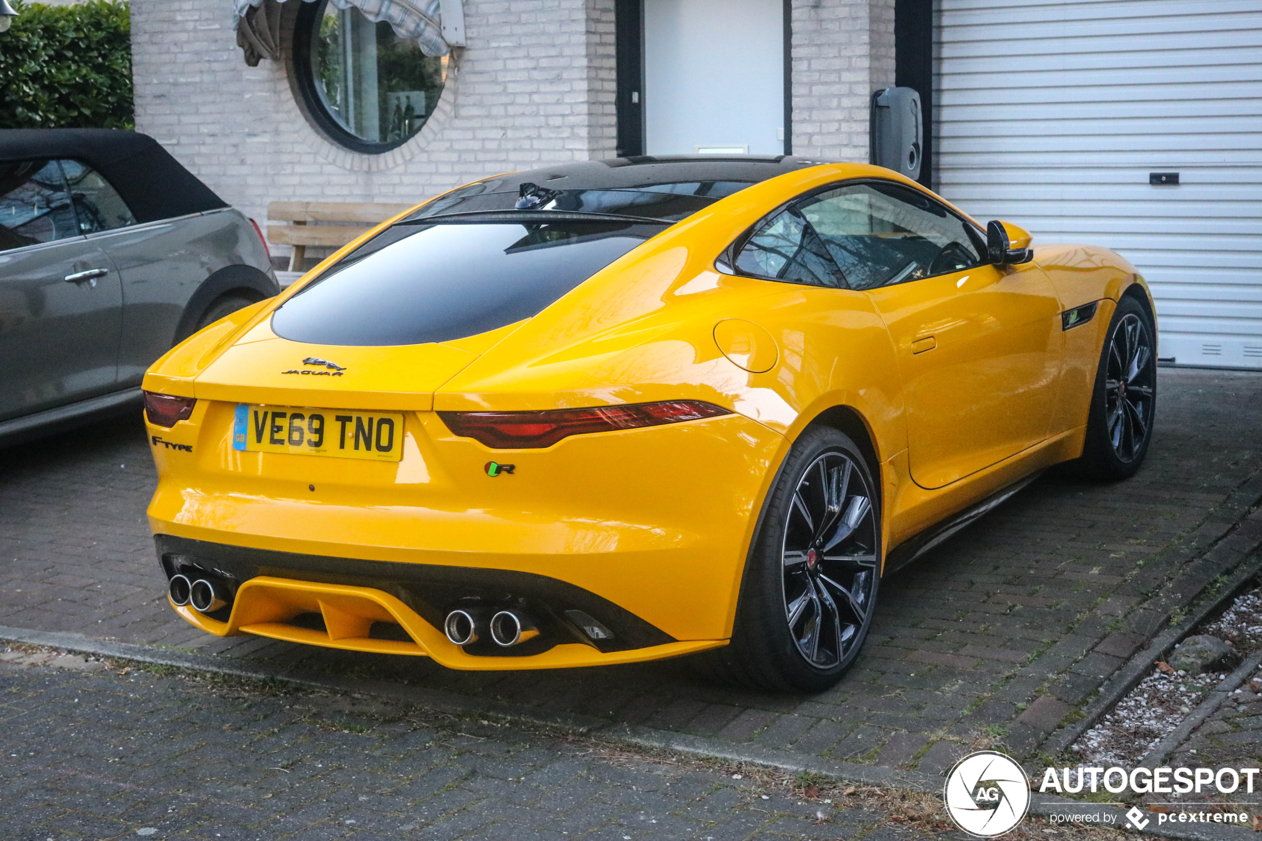 Jaguar F-TYPE R Coupé 2020