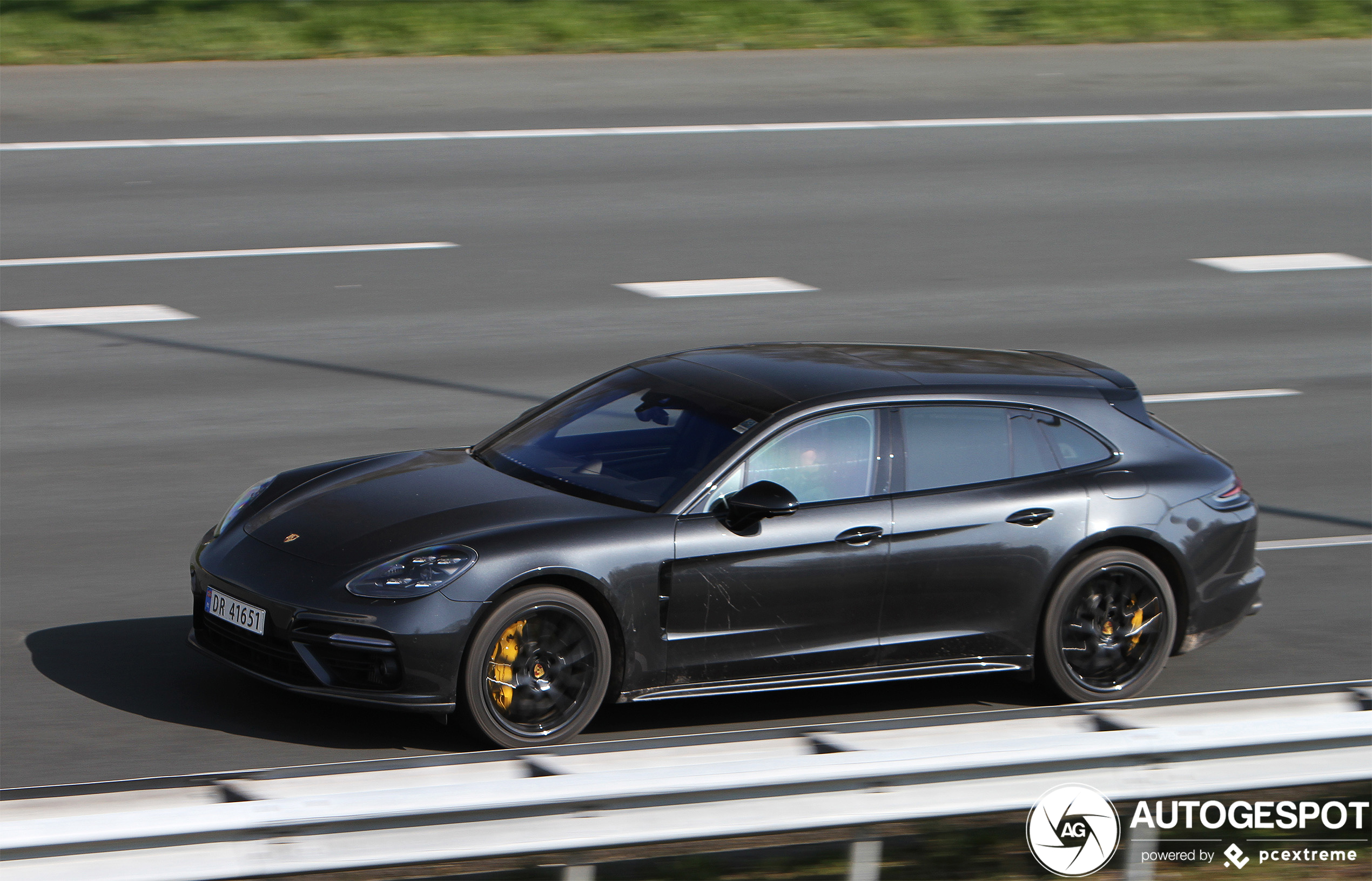 Porsche 971 Panamera Turbo S E-Hybrid Sport Turismo