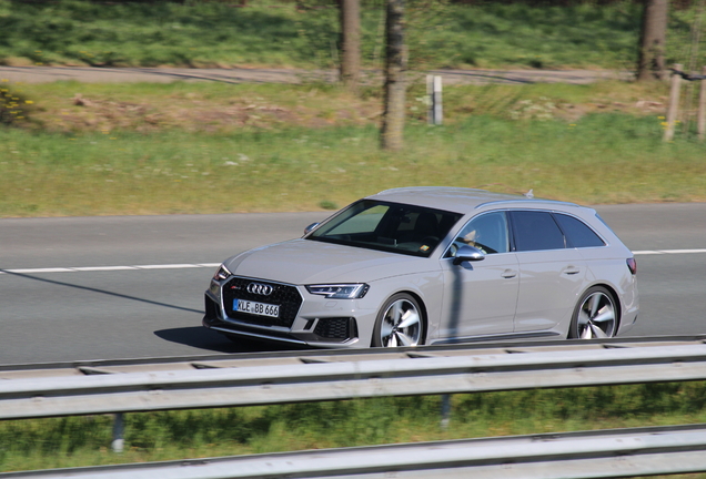 Audi RS4 Avant B9