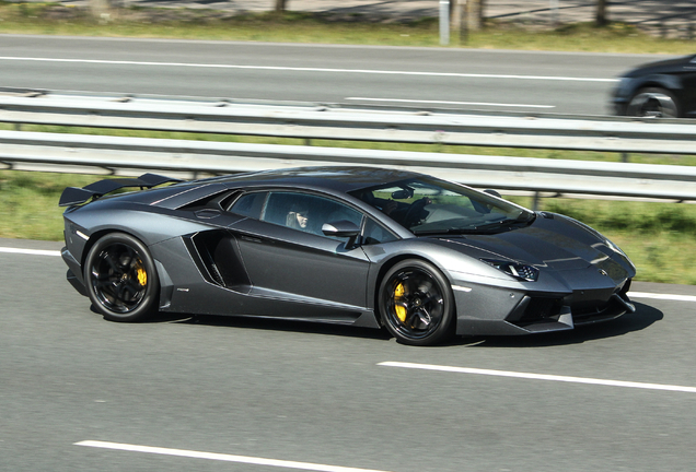 Lamborghini Aventador LP700-4