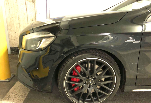 Mercedes-AMG A 45 W176 2015