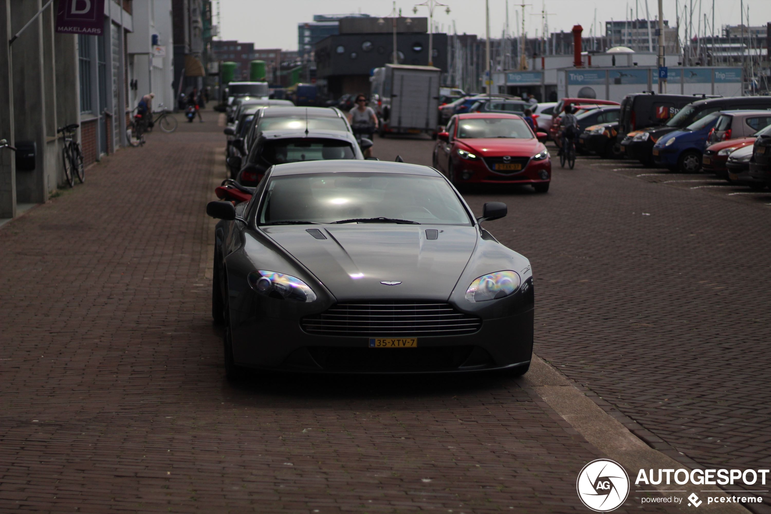 Aston Martin V8 Vantage