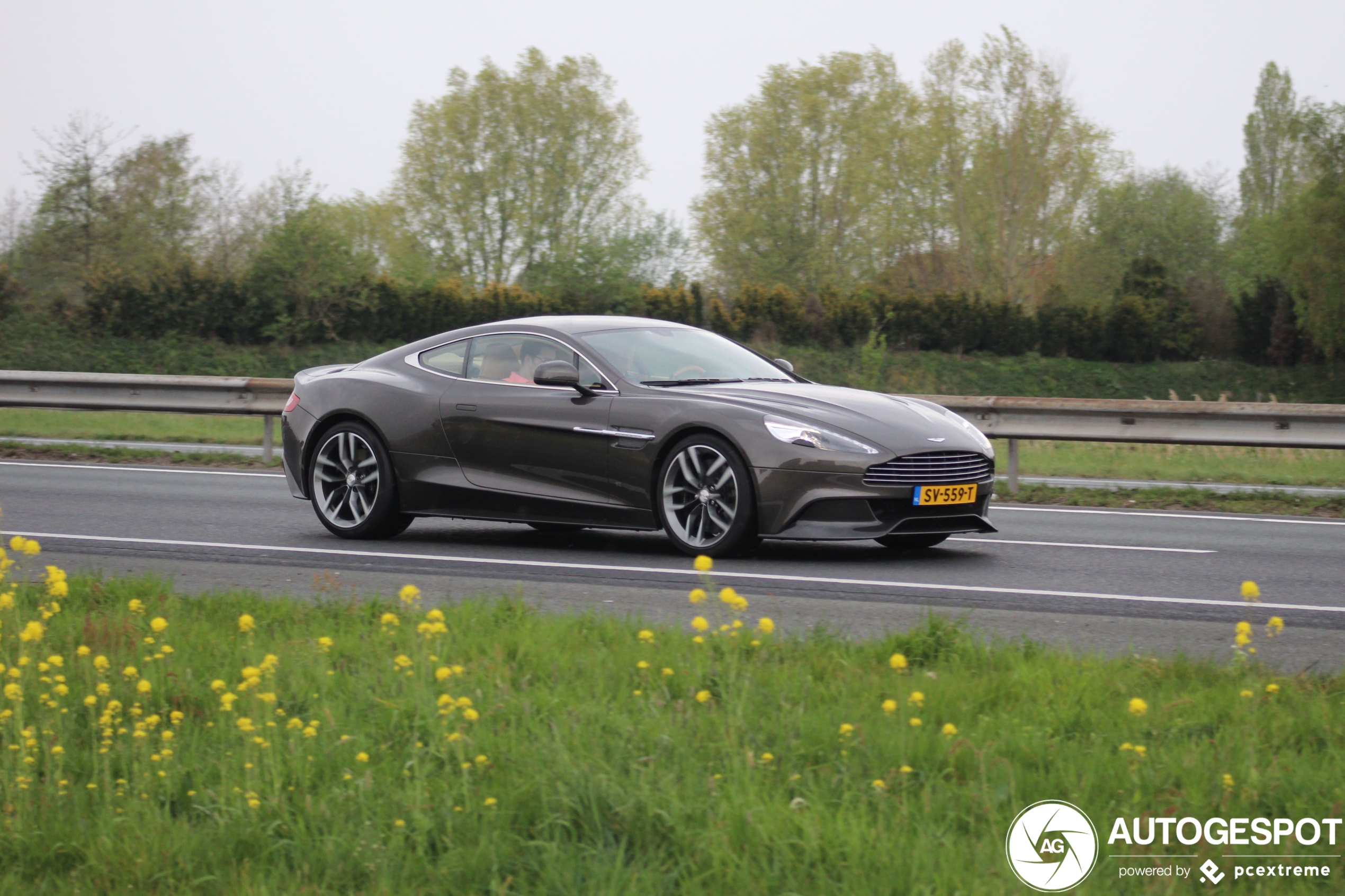 Aston Martin Vanquish 2013