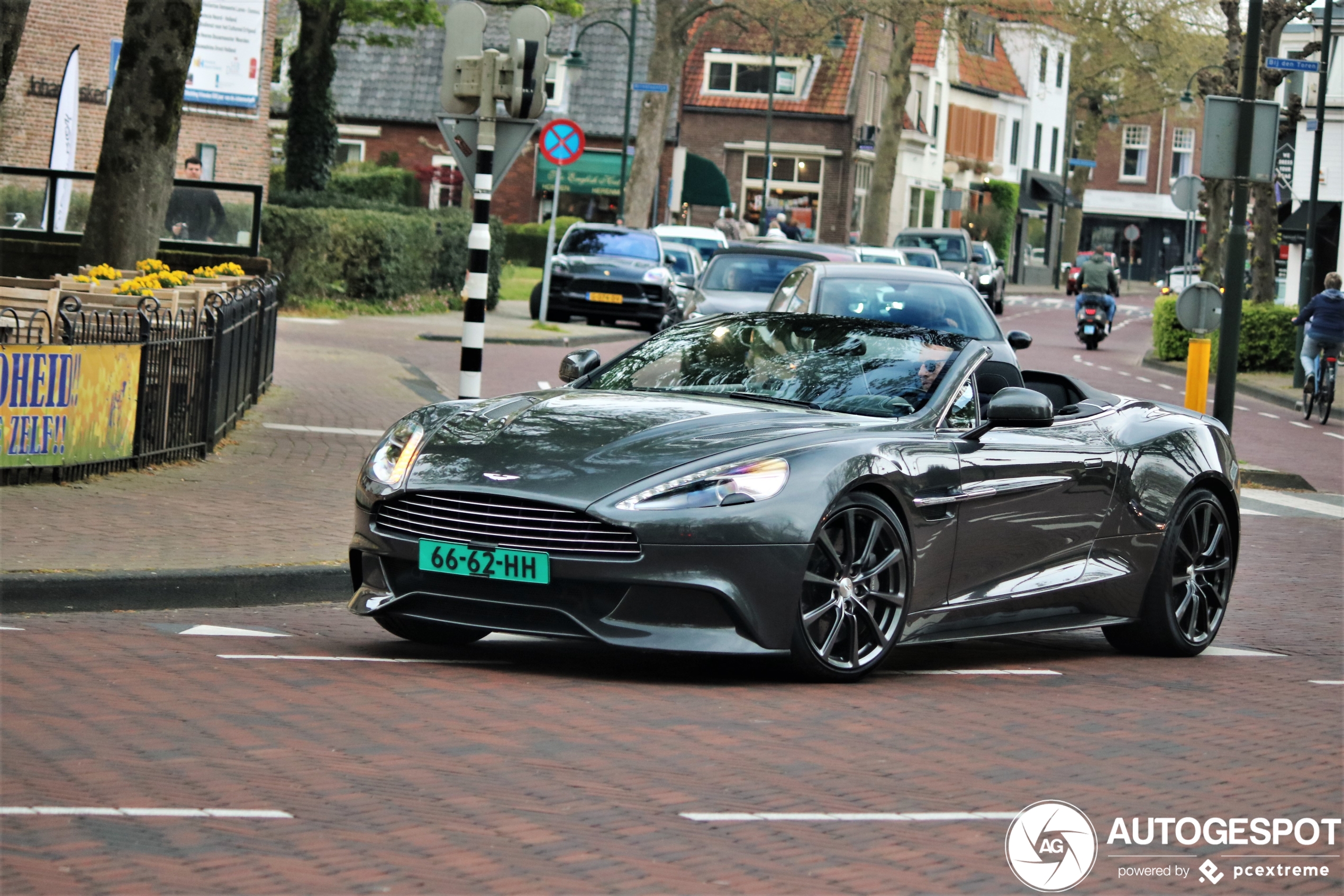 Aston Martin Vanquish Volante