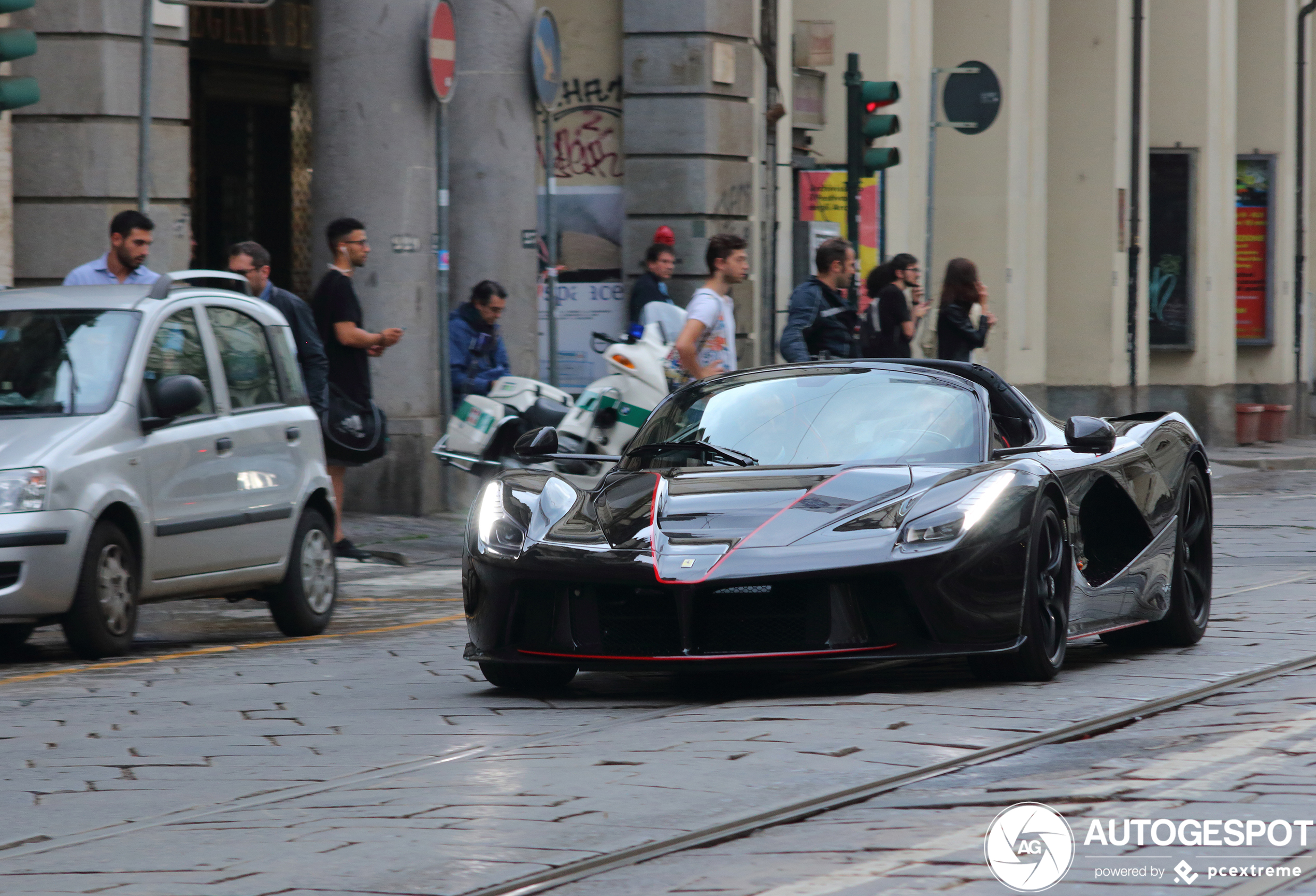 Ferrari LaFerrari Aperta