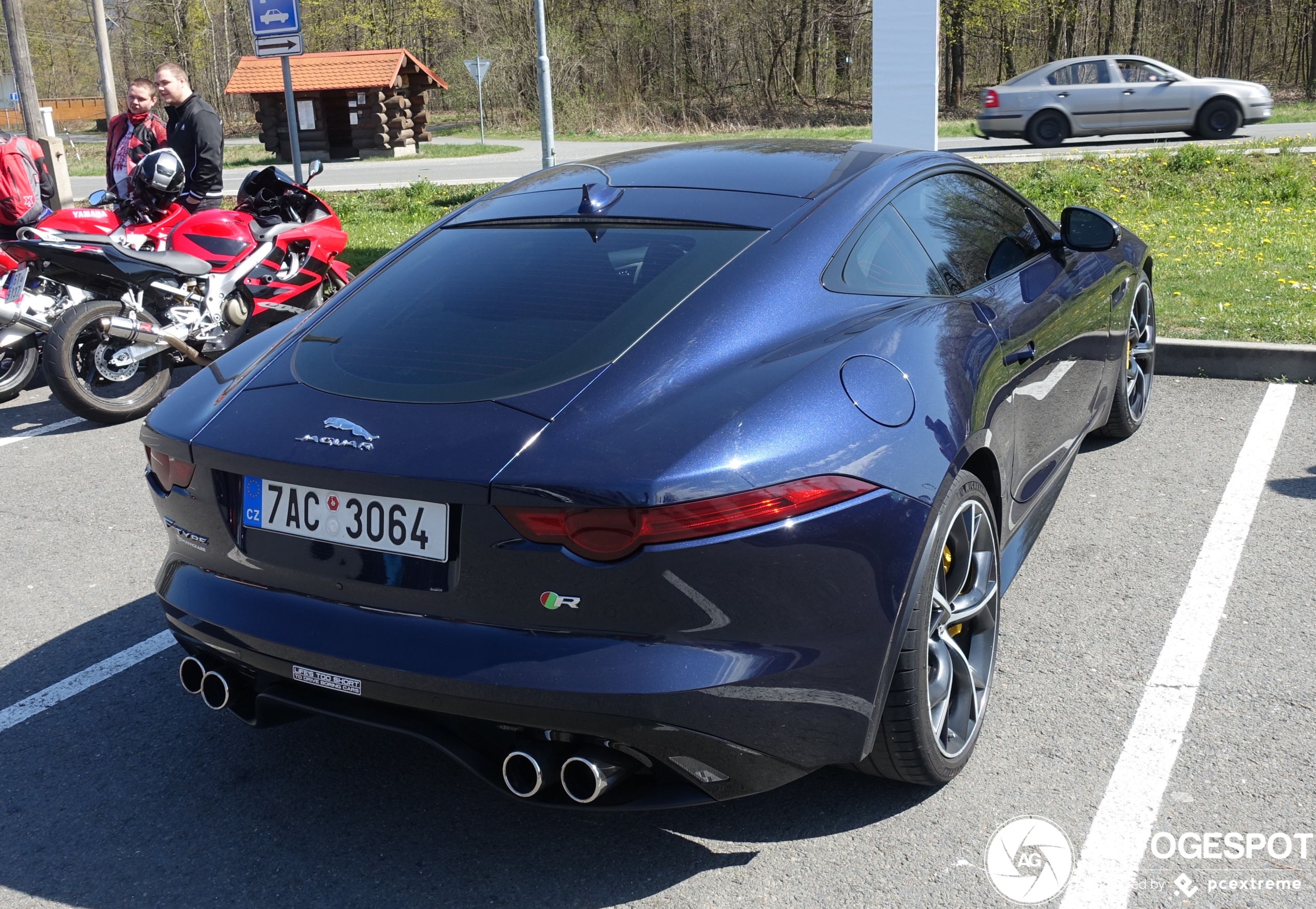 Jaguar F-TYPE R Coupé