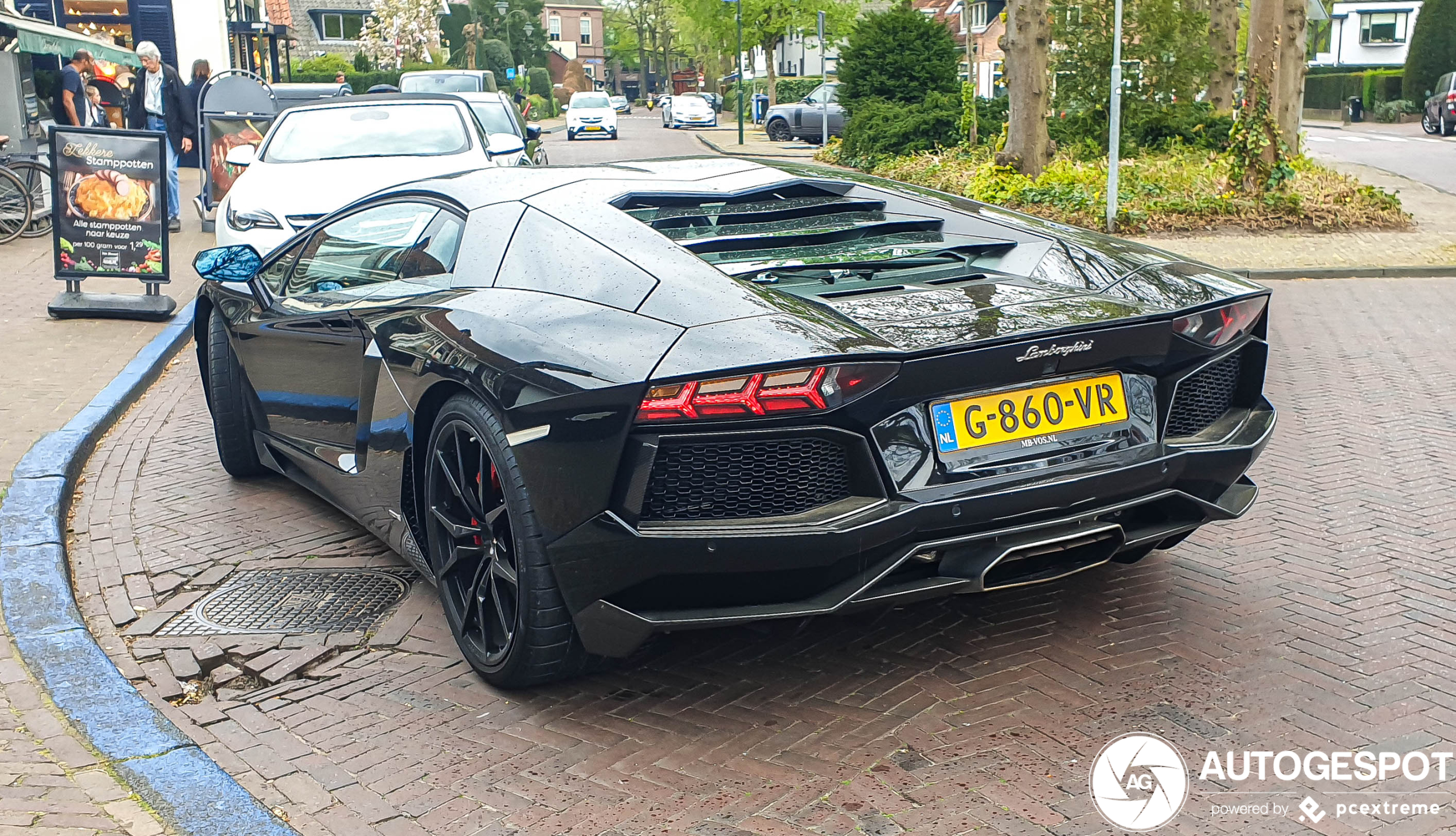 Lamborghini Aventador LP700-4