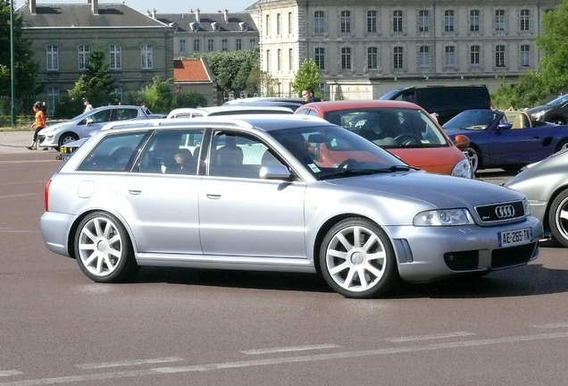 Audi RS4 Avant B5