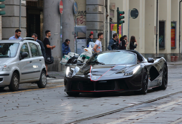 Ferrari LaFerrari Aperta