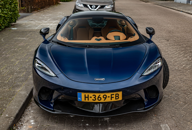 McLaren GT