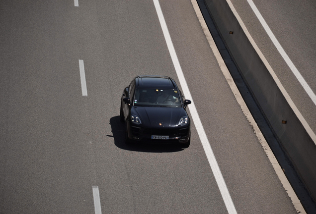 Porsche 95B Macan GTS