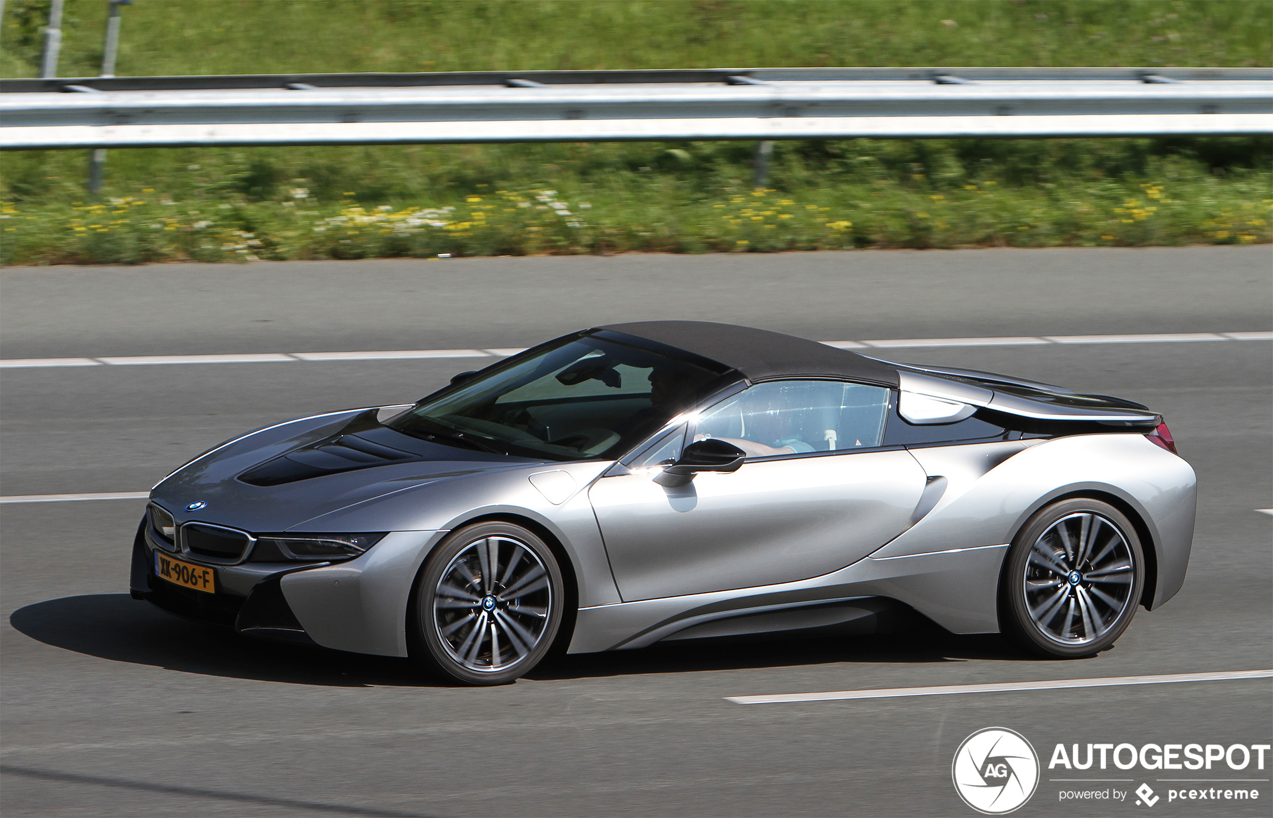 BMW i8 Roadster