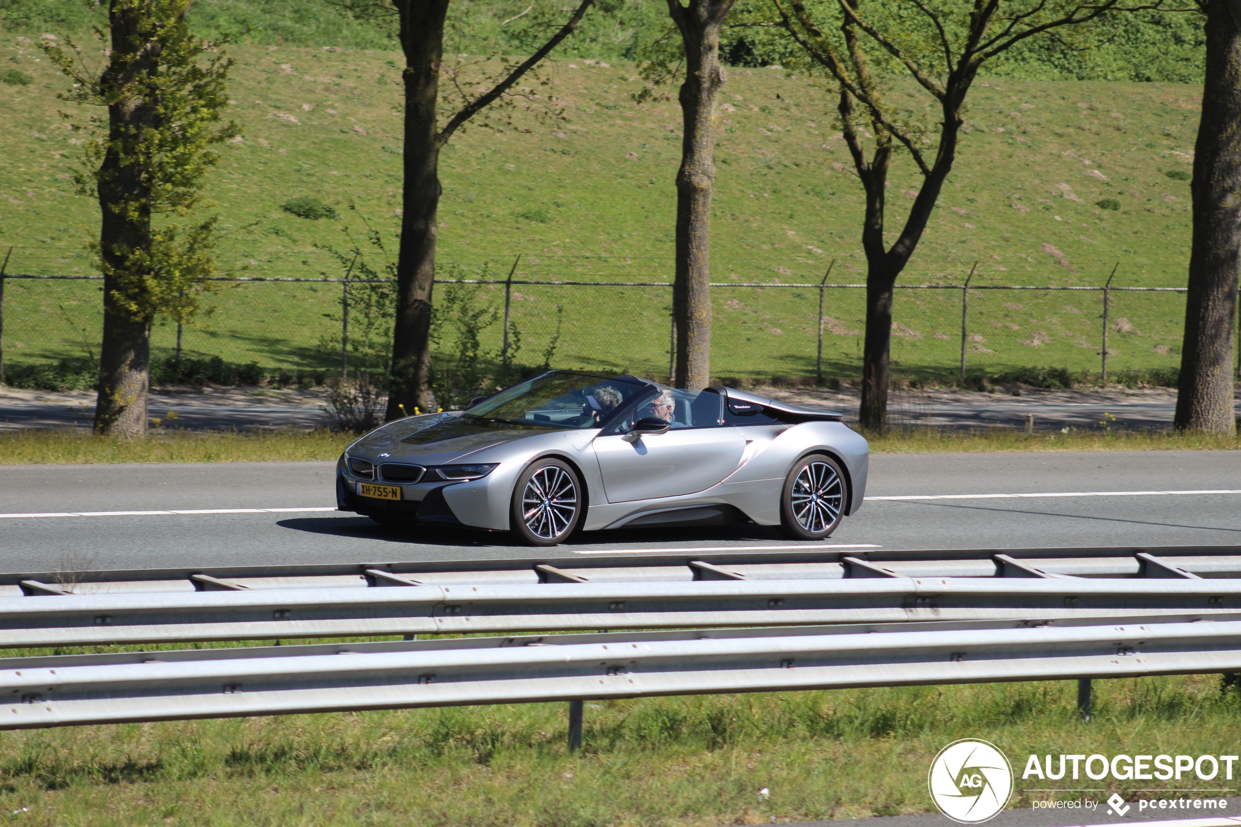 BMW i8 Roadster