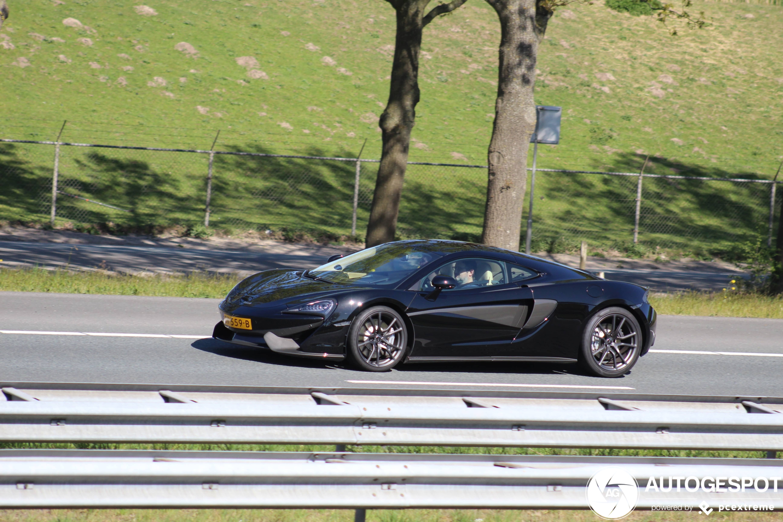 McLaren 570GT