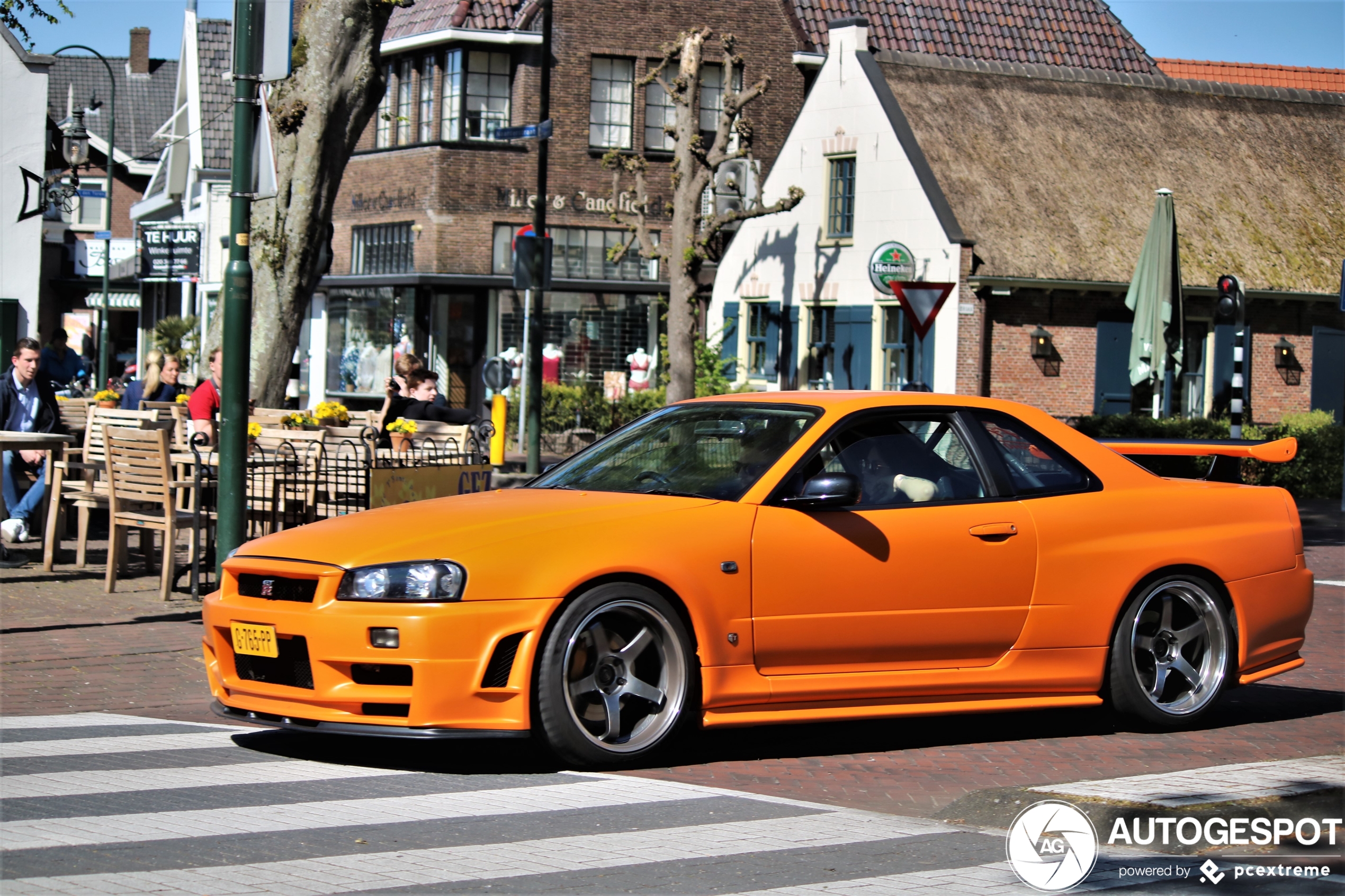 Nissan Skyline R34 GT-R V-Spec II