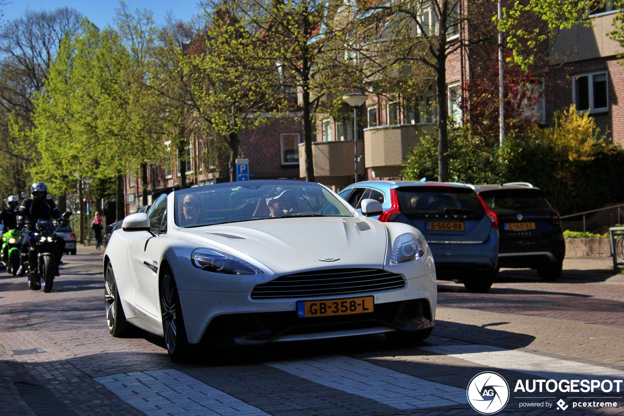 Aston Martin Vanquish Volante