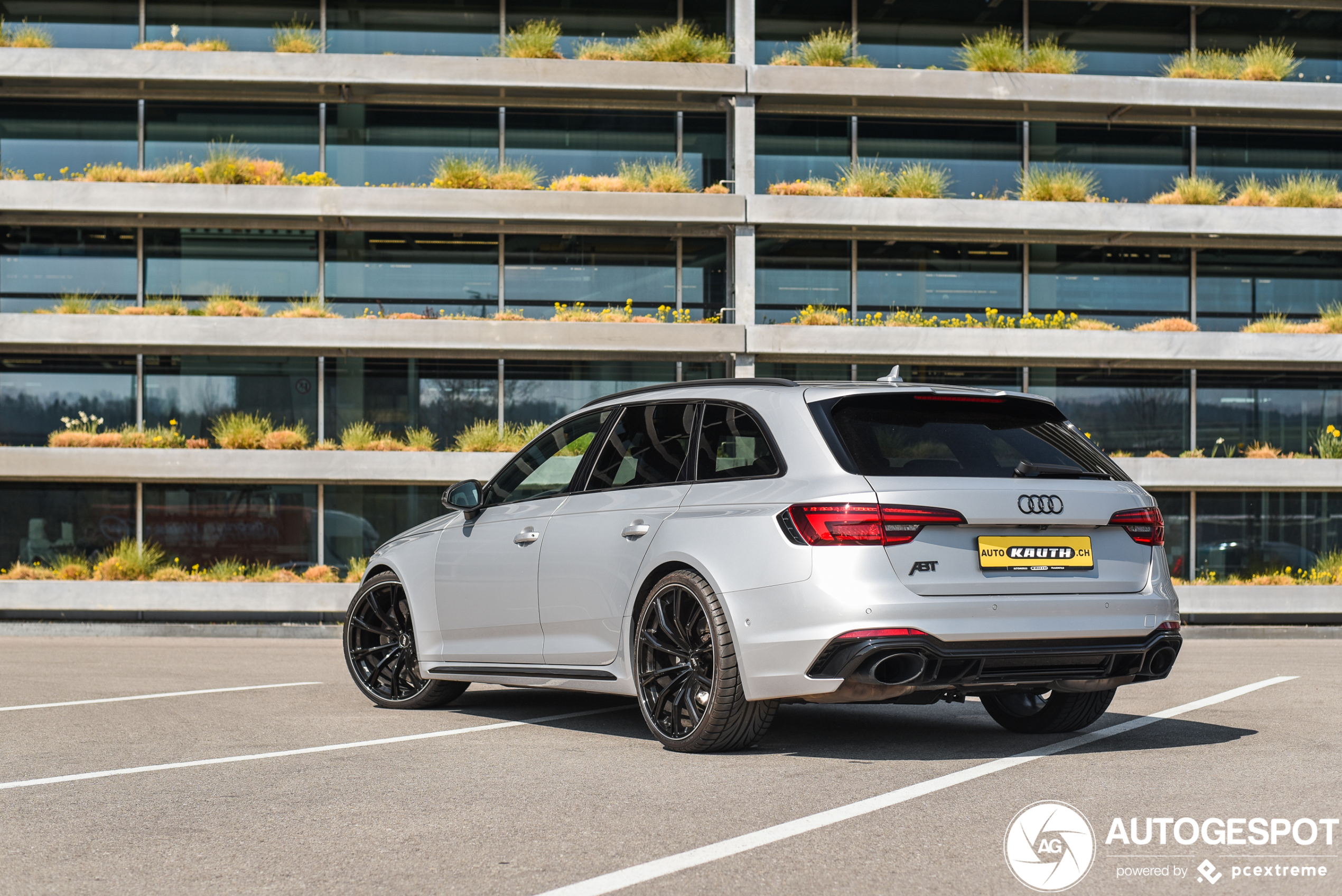 Audi RS4 Avant B9