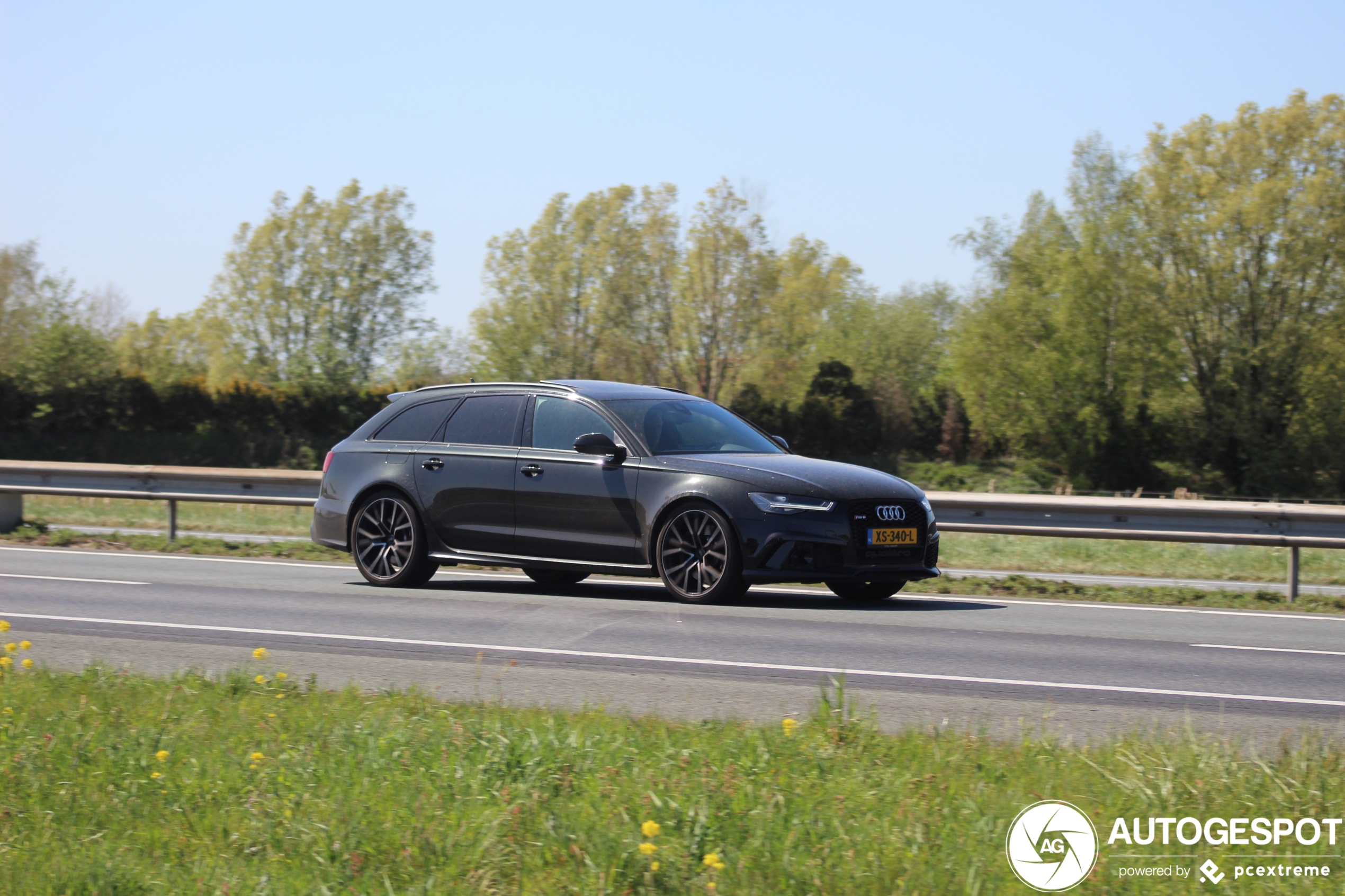 Audi RS6 Avant C7 2015