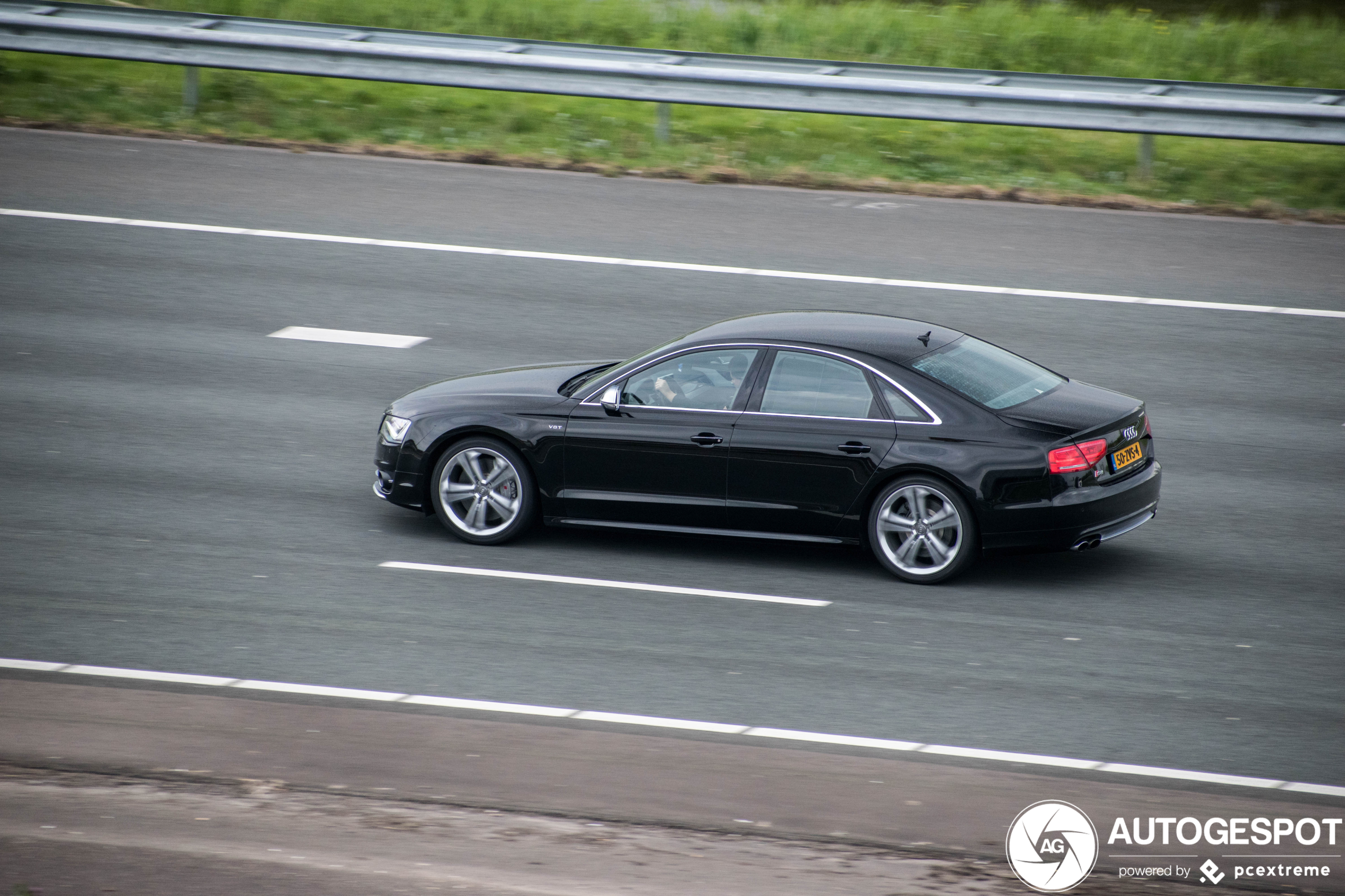 Audi S8 D4