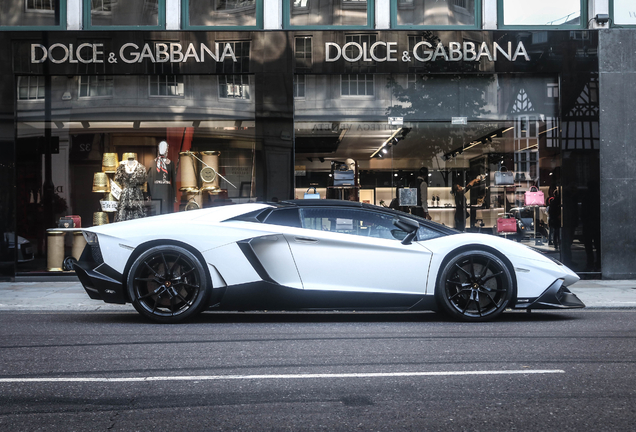 Lamborghini Aventador LP720-4 Roadster 50° Anniversario