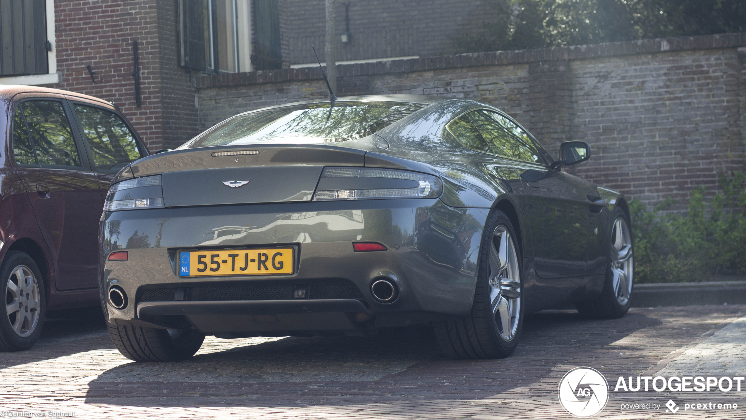 Aston Martin V8 Vantage