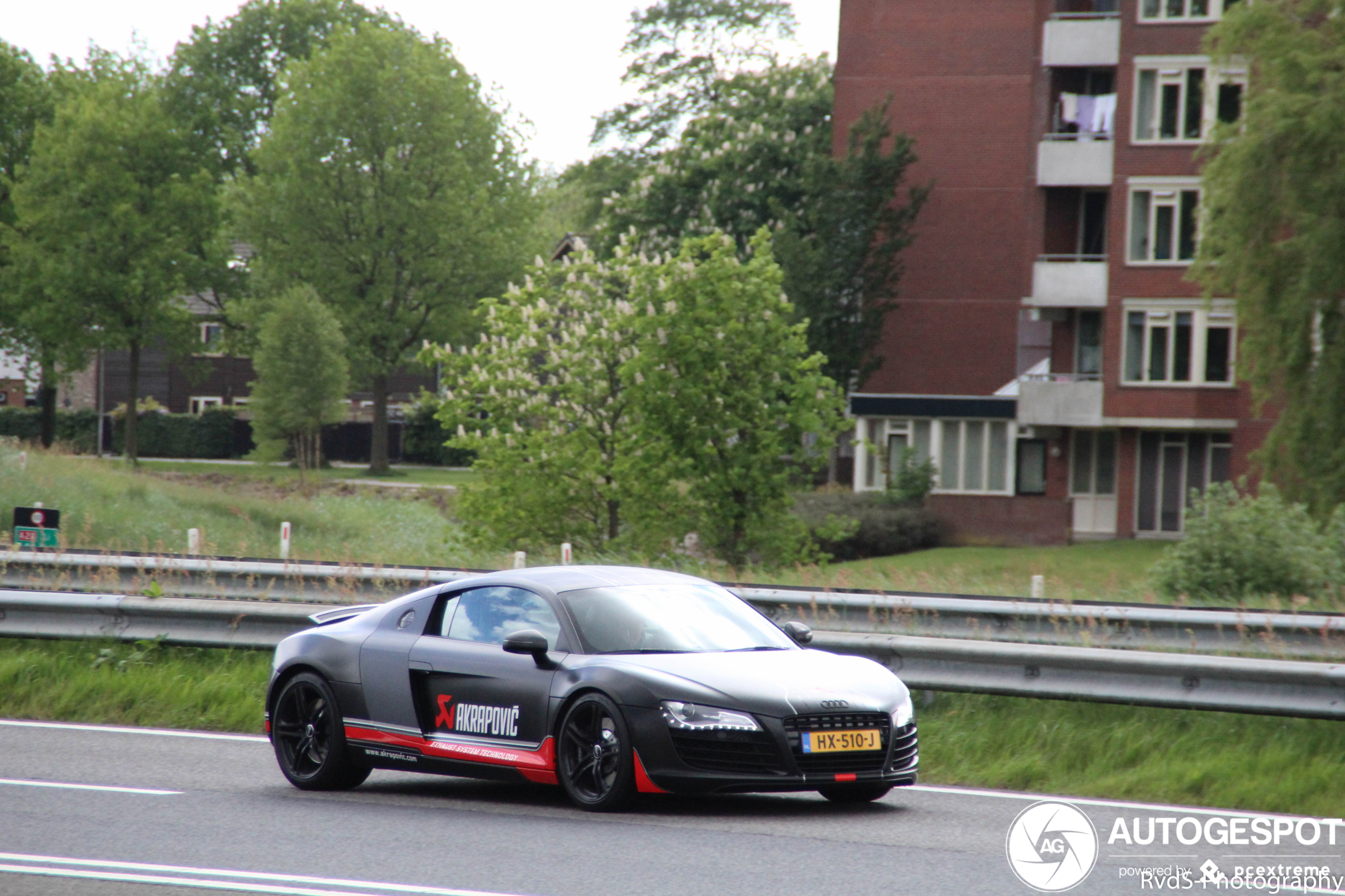 Audi R8