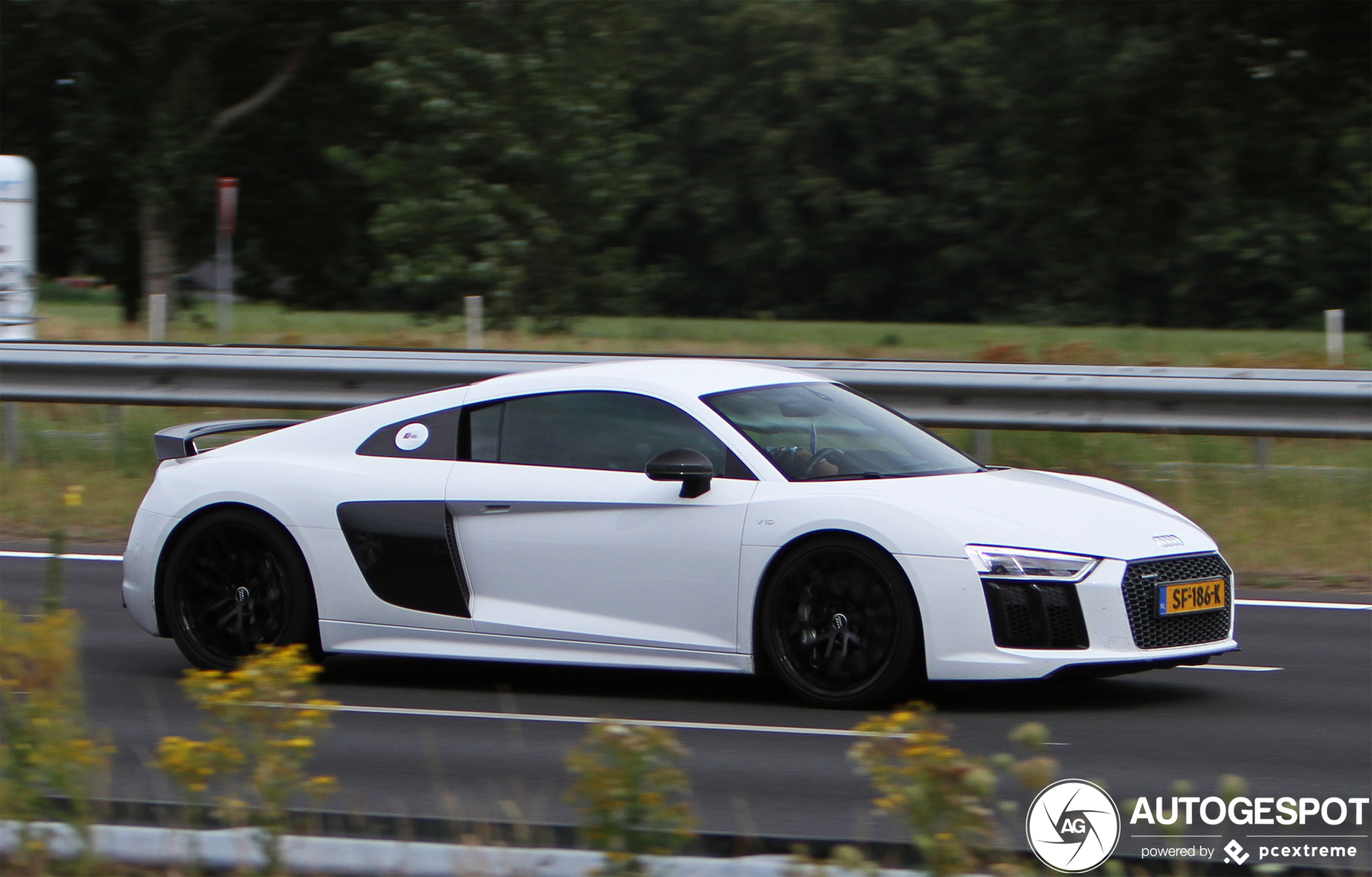 Audi R8 V10 Plus 2015