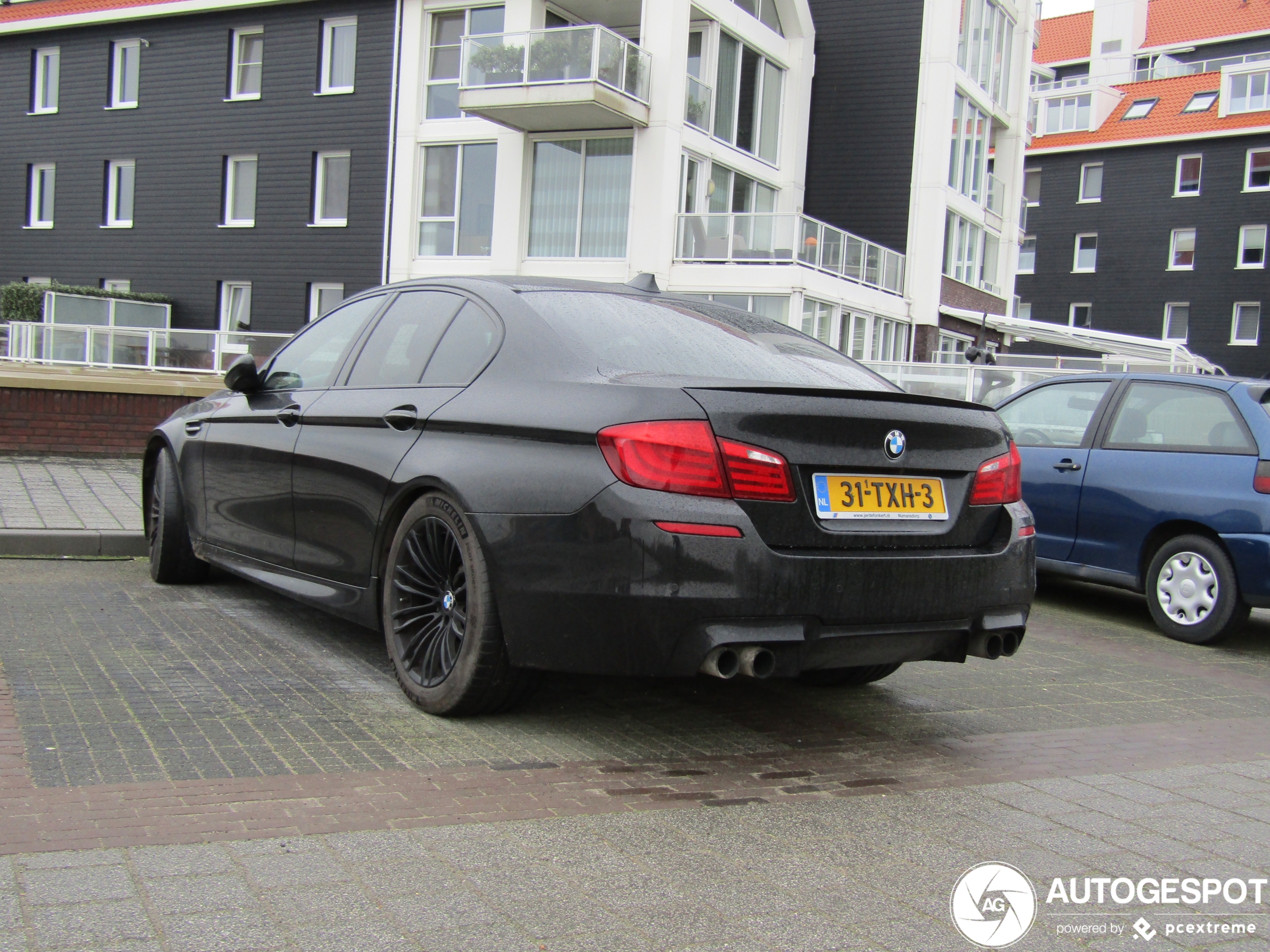 BMW M5 F10 2011